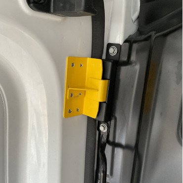 VGP676 Anti-Peel Bracket For Nissan Interstar 2025- - Sliding Door (Driver Side)