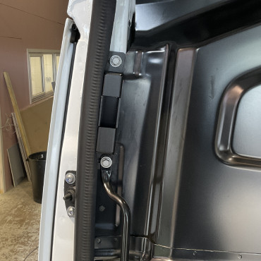 VGP676 Anti-Peel Bracket For Nissan Interstar 2025- - Sliding Door (Driver Side)