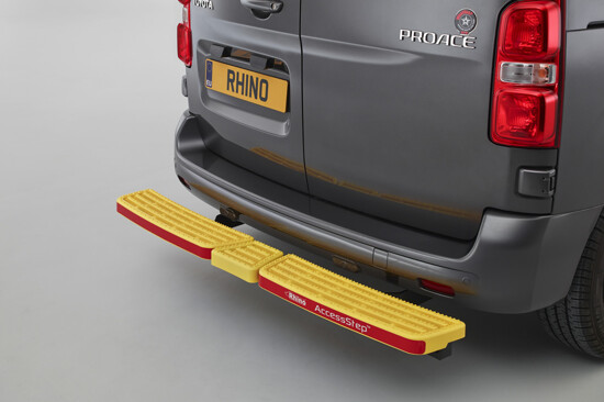 Rhino Connect + AccessStep SS302YOE Ford Transit Custom pre-2018 and post Sept 2022 - models with oval plugs